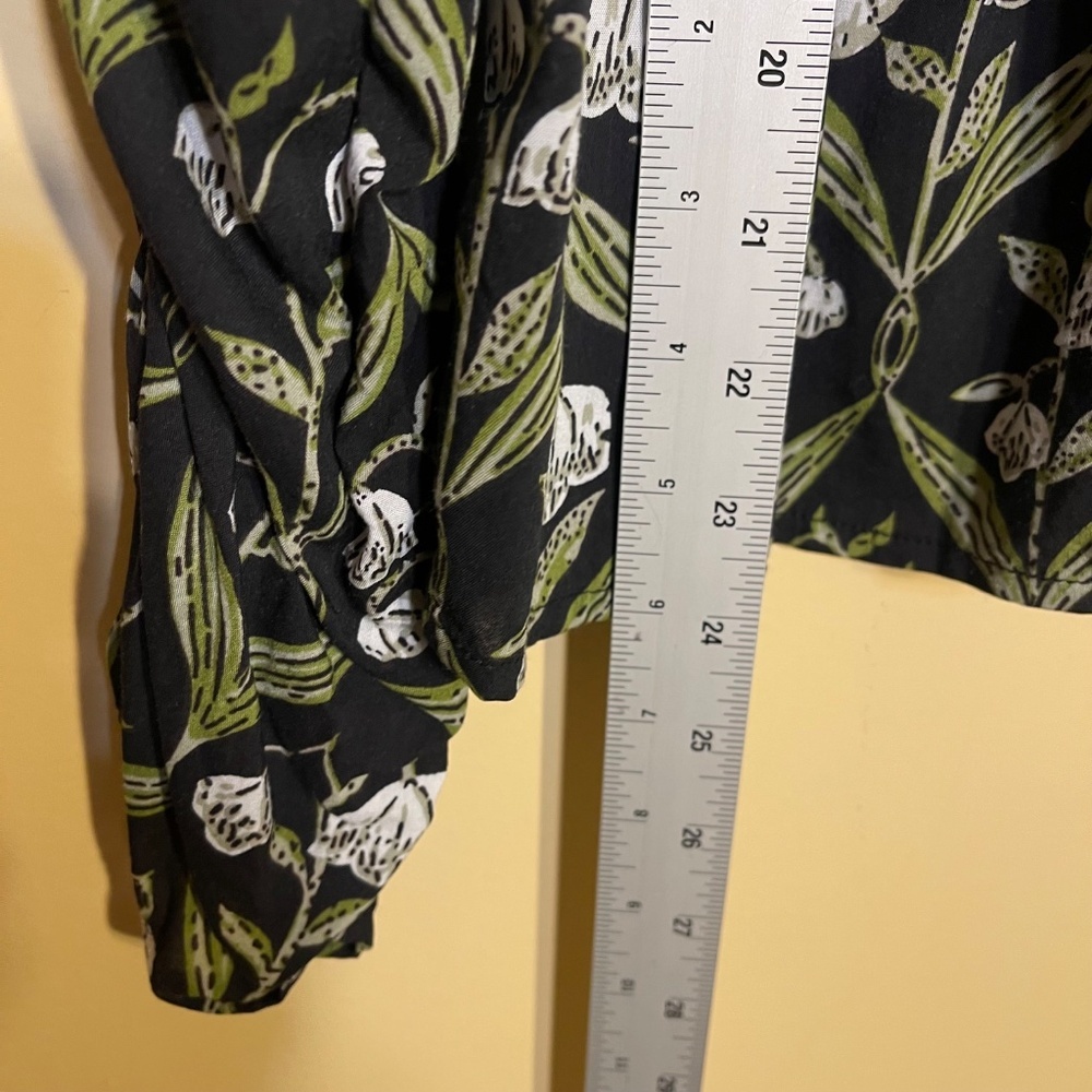Anthropologie Black and White Floral Blouse - Picture 8 of 9